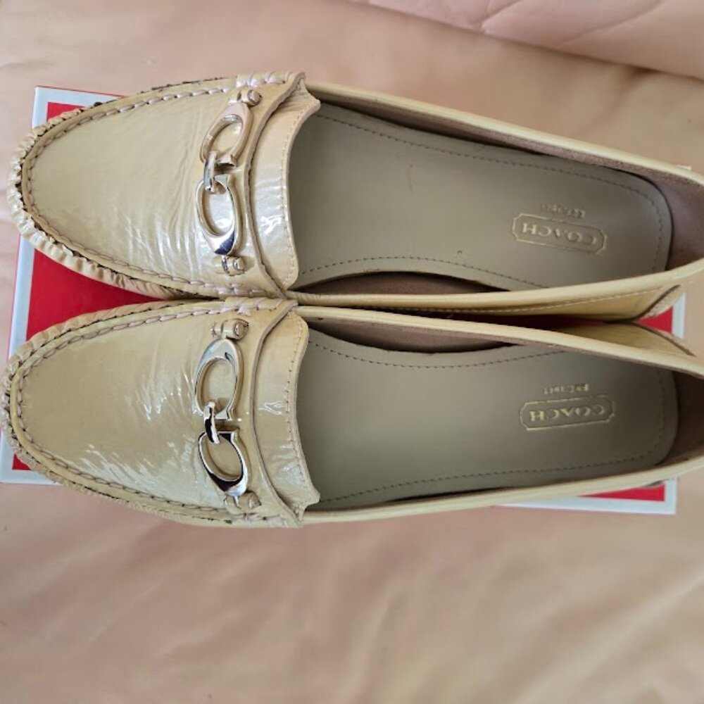 Coach Tapioca Beige Pearlized Patent Leather Loafer Size 8